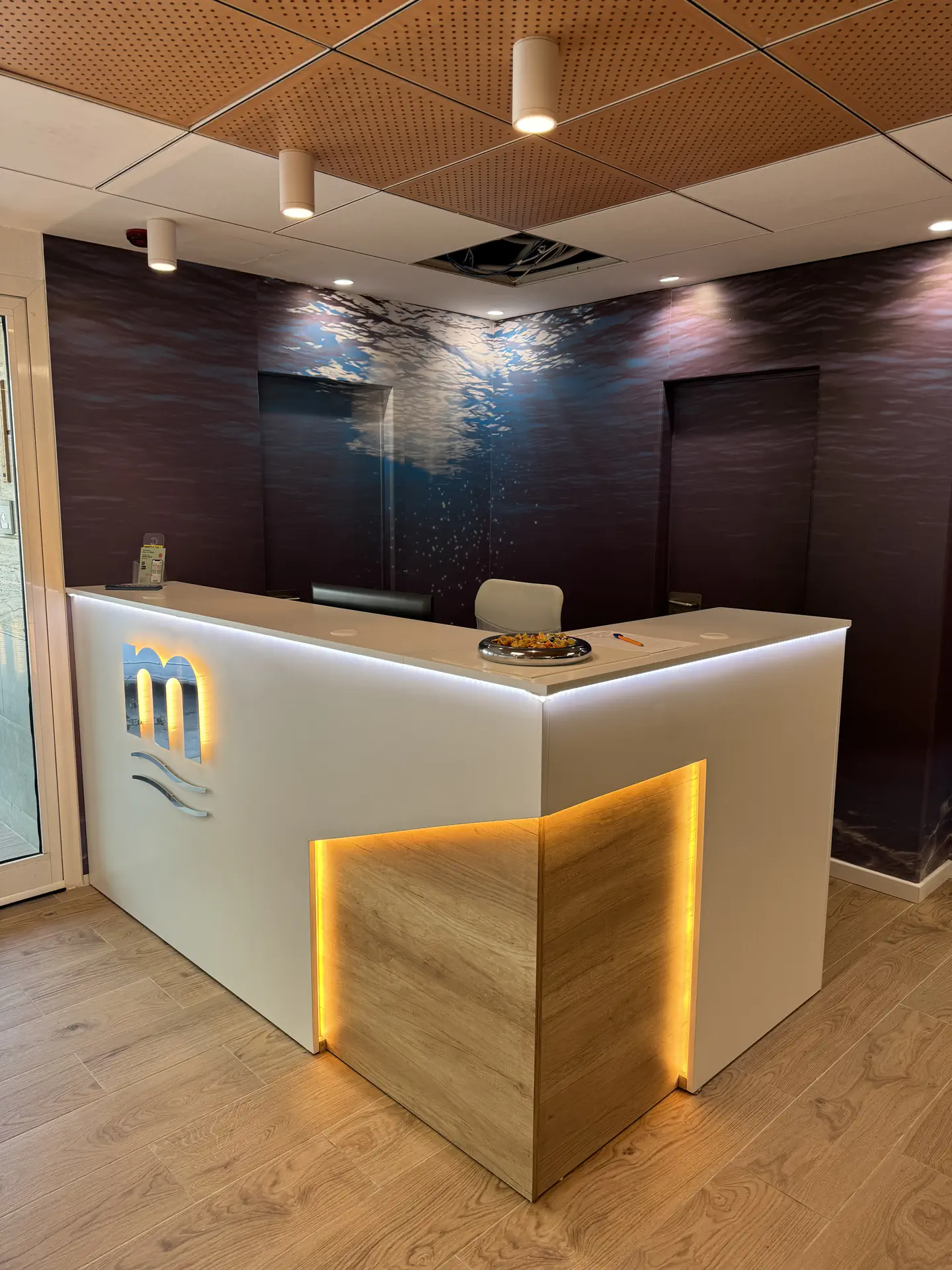 Recepción 24 horas — Atención presencial para check-in, dudas, detalles de tu reserva y orientación local.